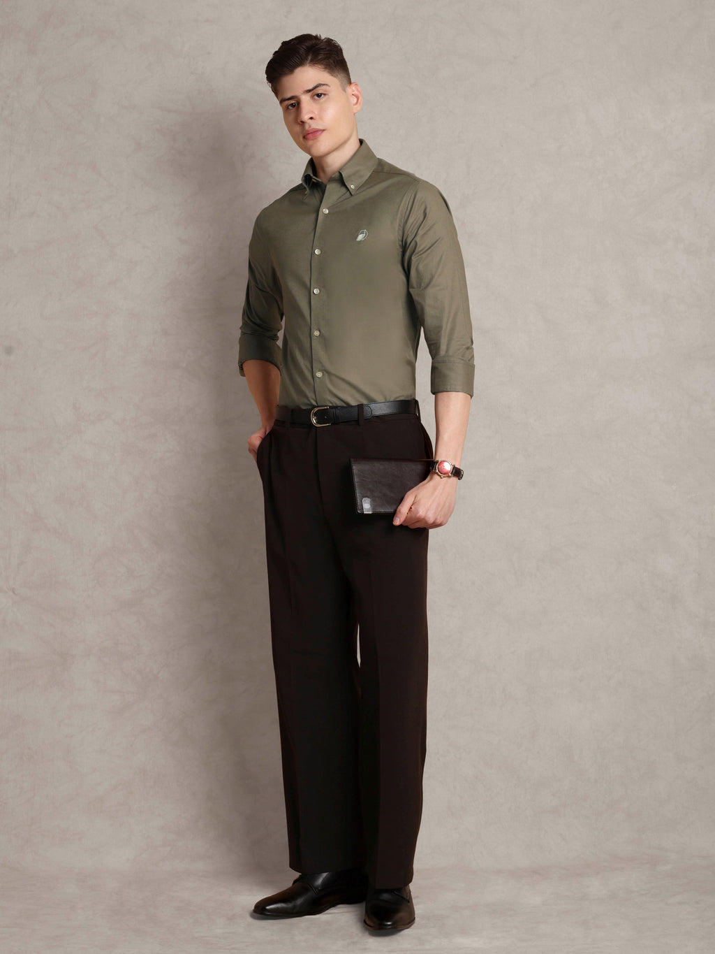 The Rawal: Slim Fit Solid Pista Oxford Shirt